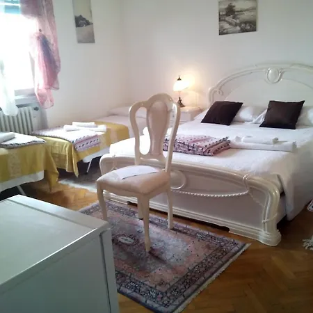 Mavipagi Nocleg ze śniadaniem *